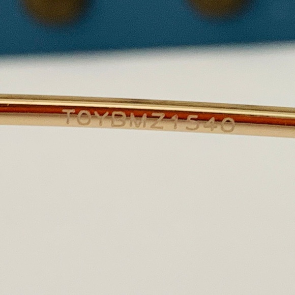 💯- New Authentic Gucci's GG1033S Oversized sunglasses - Picture 10 of 13